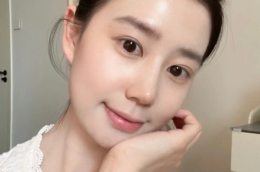 绯闻二次发酵却只转旧声明鹿晗沉默关晓彤不回应8 年情走到哪一步